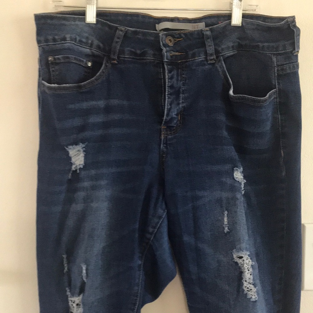 Kyle Distressed Blue Jeans